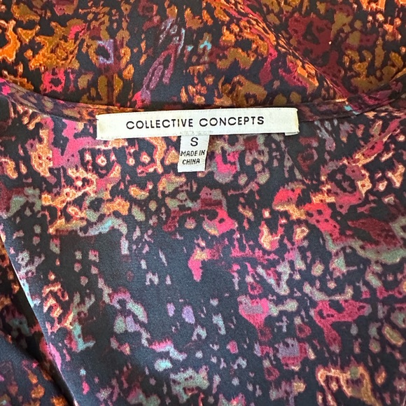 Collective Concepts long sleeve patterned dress - Picture 4 of 6